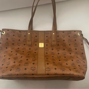 AUTHENTIC MCM LARGE TOTE HANDBAG⭐️